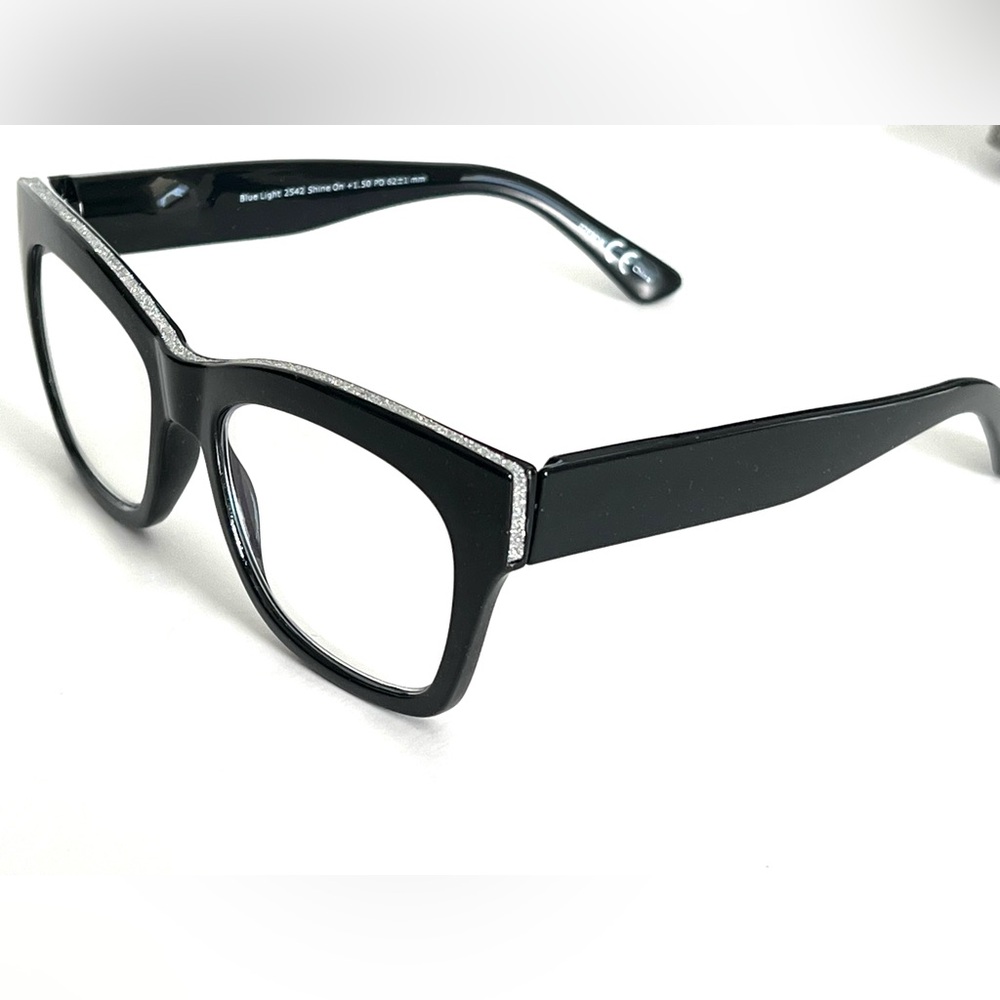 Peepers Shine On Women’s Black with Sparkles On Rim Blue Light 1.50 Readers NWOT